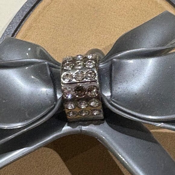 Joe Boxer Silver Flip Flops with Bow and Rhinestone Detail Size 7/8 - Picture 8 of 8